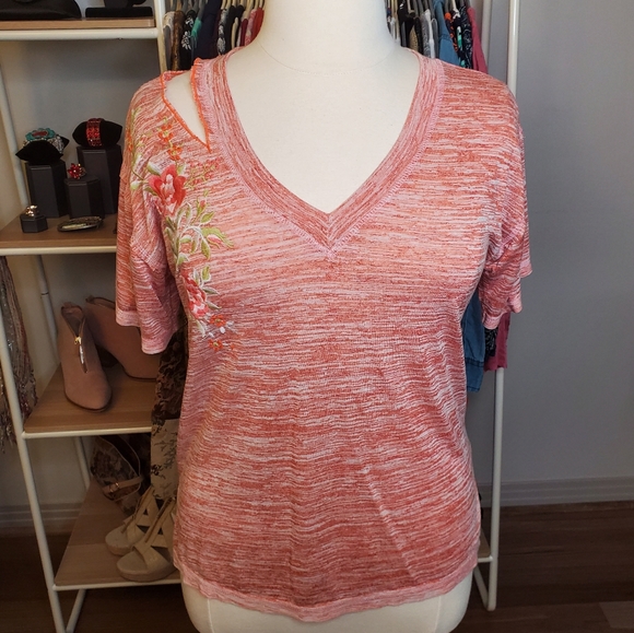 Mollorello Red V-Neck w/ Embroidery - Picture 1 of 7